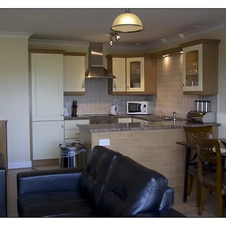 Knightsbrook Courtyard *