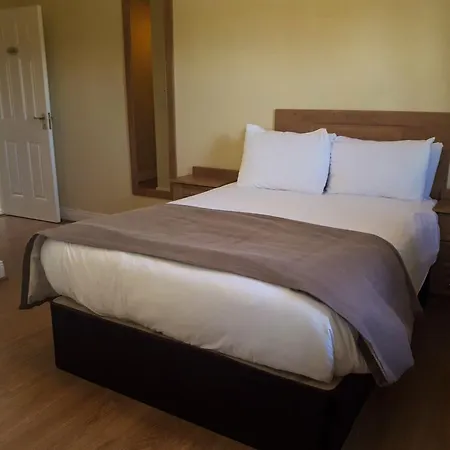 Knightsbrook Courtyard *