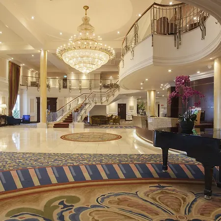 بيت للعطل Knightsbrook Courtyard *