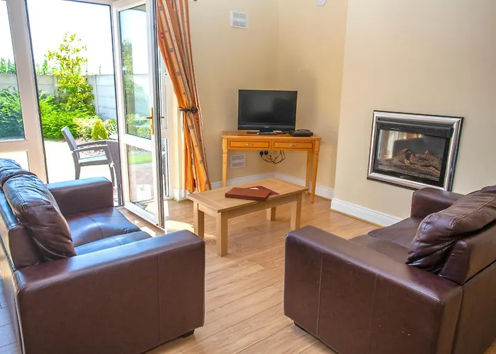 Knightsbrook Courtyard *