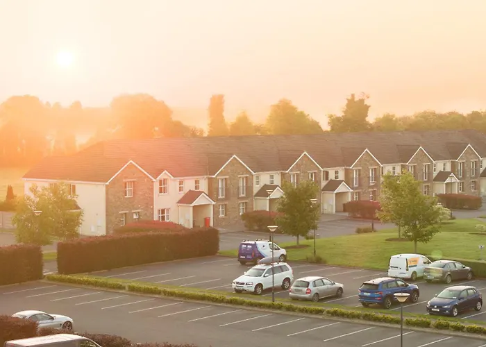 Дом отдыха Knightsbrook Courtyard Трим