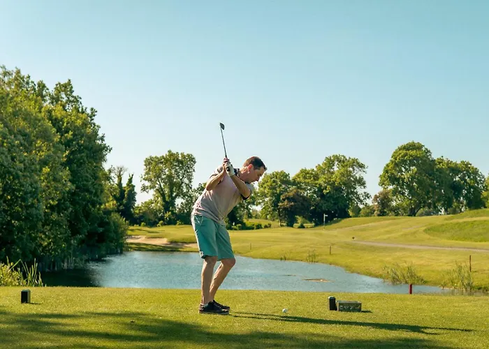 Knightsbrook Courtyard Trim