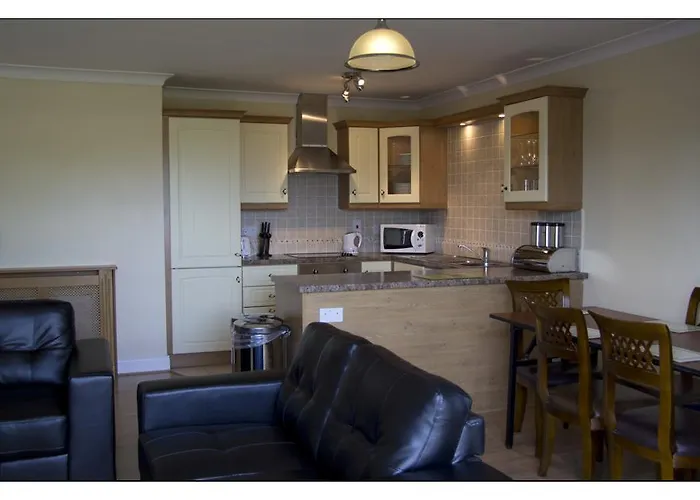 Knightsbrook Courtyard *