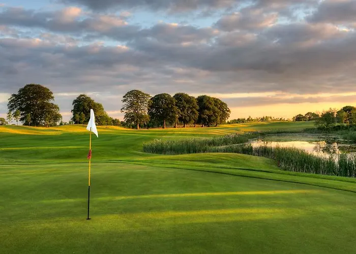 Knightsbrook Courtyard