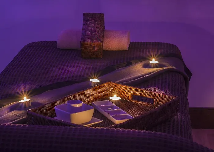 Knightsbrook Courtyard * Trim