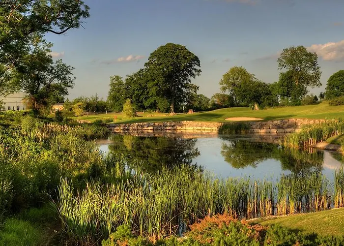 Дом отдыха Knightsbrook Courtyard