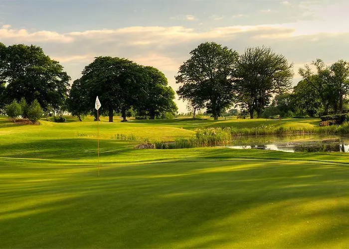 Knightsbrook Courtyard *