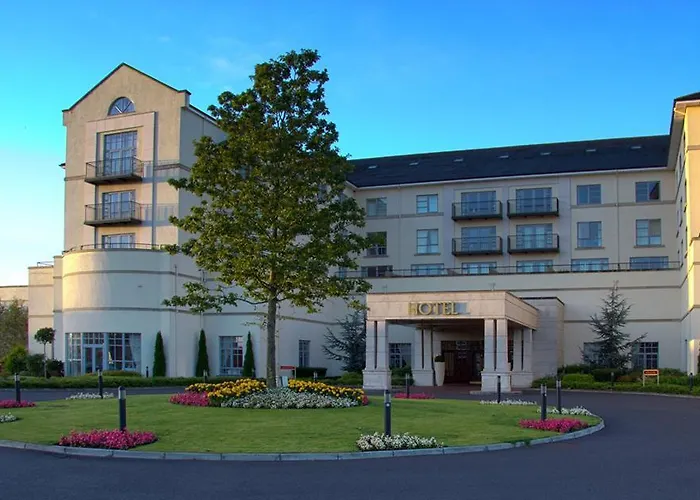 Дом отдыха Knightsbrook Courtyard Трим