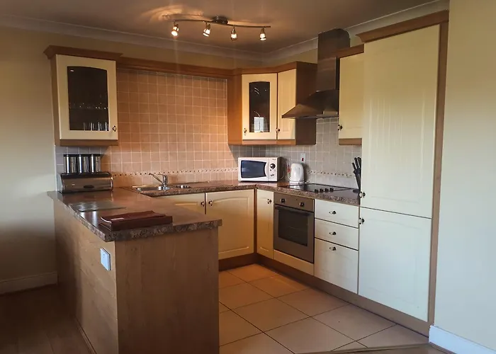 Knightsbrook Courtyard * Трим